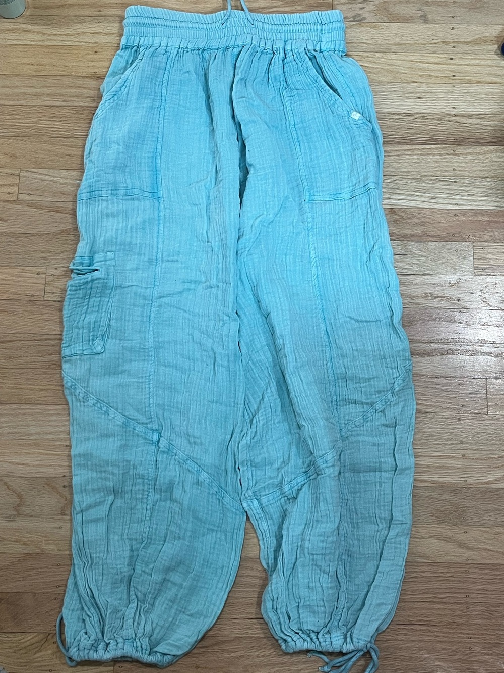 URBAN OUTFITTERS OUT FROM UNDER CARGO PANTS - Picture 3 of 4